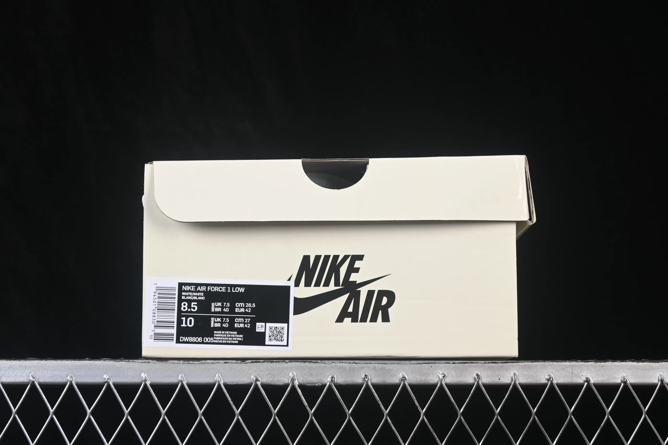 All categories Nk Air Force 1 Air Force series Nk Air Force 1 Low Air Force low-top Nike Air Force 1'07 Low Black, beige and blue contrast Air Force 1 low-top casual sneakers DW8806-005